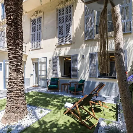 Luxury 3 Bdr Garden & Parking - Angels' Garden