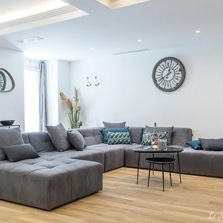 Apartment Luxury 3 Bdr Garden & Parking - Angels' Garden *