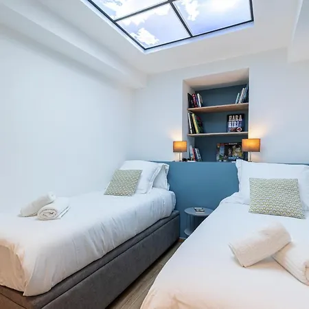Luxury 3 Bdr Garden & Parking - Angels' Garden Апартаменты