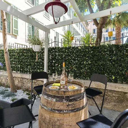 Apartment Luxury 3 Bdr Garden & Parking - Angels' Garden