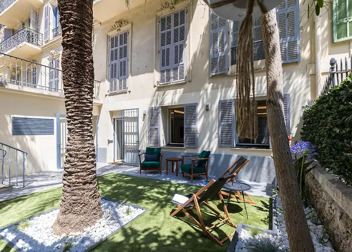Luxury 3 Bdr Garden & Parking - Angels' Garden