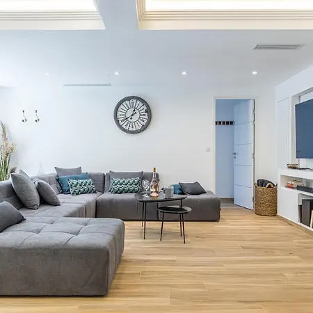 Luxury 3 Bdr Garden&parking - Angels' Garden
