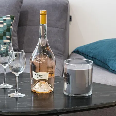 Luxury 3 Bdr Garden & Parking - Angels' Garden Appartamento *
